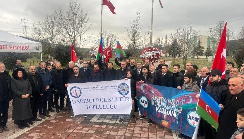 Kütahya’nın Tavşanlı ilçesi Tunçbilek Beldesi’nde Hocalı Soykırımı anma töreni gerçekleşti.