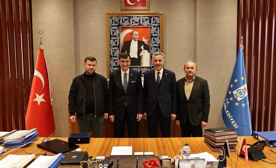 Kütahya Belediye Başkanı Eyüp Kahveci, Ordu’nun Kabadüz Belediye Başkanı Yener