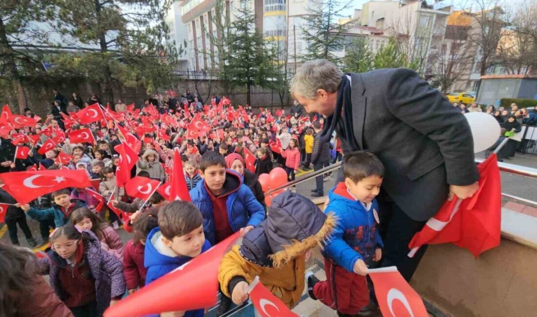 Kütahya’da 2025-2026 eğitim öğretim yılının ikinci yarısı, “Bayrak sevgisi” temasıyla