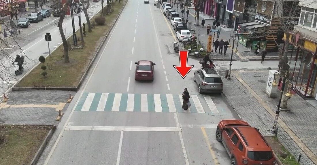 Kütahya İl Emniyet Müdürlüğü ekipleri tarafından dron destekli gerçekleştirilen trafik