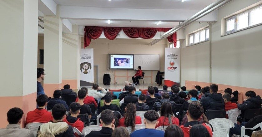 Kütahya İl Emniyet Müdürlüğü tarafından, “Gençlik ve Güvenli Gelecek” projesi