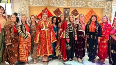 Kütahya’da düzenlenen “Şalvarını Al Gel” etkinliği, kentin gündelik yaşamdan düğünlere