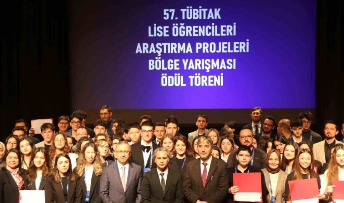 Eskişehir Anadolu Üniversitesi’nin ev sahipliğini yaptığı ’57. TÜBİTAK Lise Öğrencileri