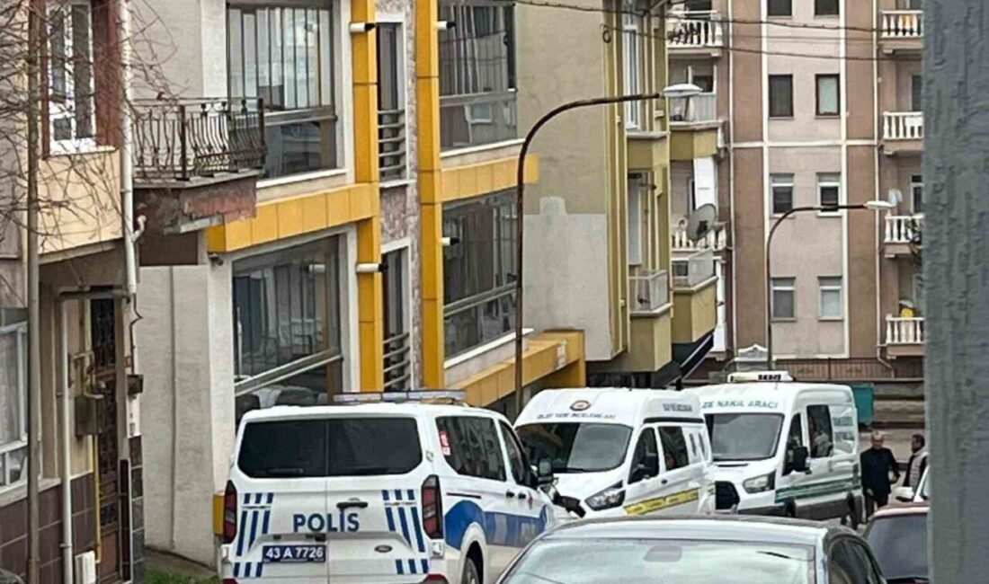 Kütahya’nın Tavşanlı ilçesinde evinin banyosunda hareketsiz halde bulunan bir kişi,