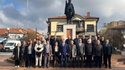 Kütahya’nın Tavşanlı ilçesinde “Vergi Haftası” etkinlikleri, Cumhuriyet Meydanı’nda düzenlenen resmi