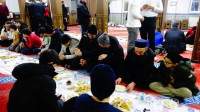 Kütahya’nın Tavşanlı ilçesinde geleneksel hale gelen “Ümmet İftarı”, bu yıl