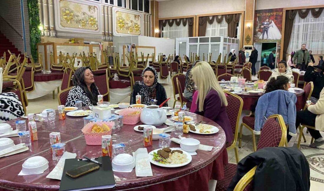 Kütahya’nın Altıntaş ilçesinde Kaymakam Ayşegül Yıldırım, Ramazan ayı dolayısıyla düzenlenen