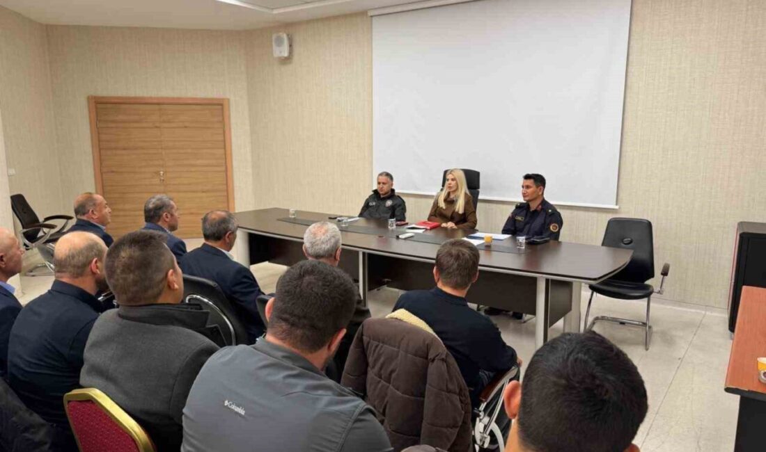 Kütahya’nın Altıntaş ilçesinde, Kaymakam Ayşegül Yıldırım başkanlığında muhtarlar toplantısı yapıldı.