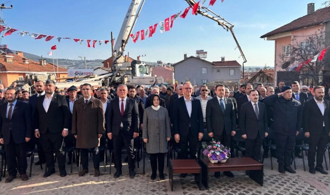 Kütahay’nın Domaniç ilçesine bağlı Çukurce beldesinde yapılacak olan Gençlik Merkezi’nin
