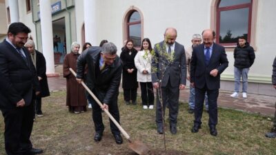 Kütahya Dumlupınar Üniversitesi (DPÜ) Eğitim Fakültesi Bahçesi’nde, Orman Haftası ve