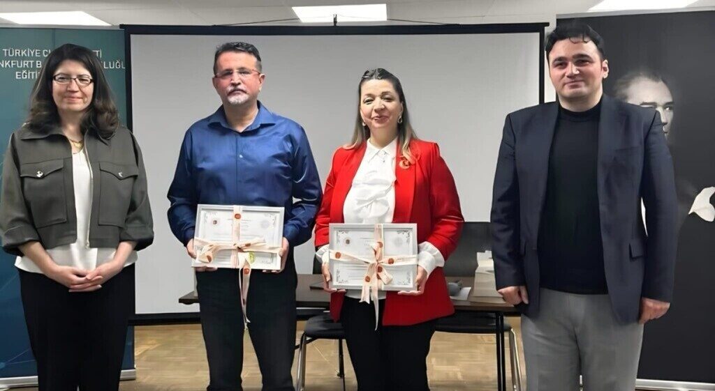 Kütahya Dumlupınar Üniversitesi (DPÜ) Fen Edebiyat Fakültesi öğretim üyeleri Doç.