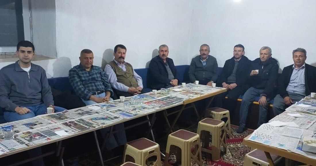 Dumlupınar Kaymakamı Alperen Teltik, köy ve mahalle muhtarlarıyla düzenlenen iftar