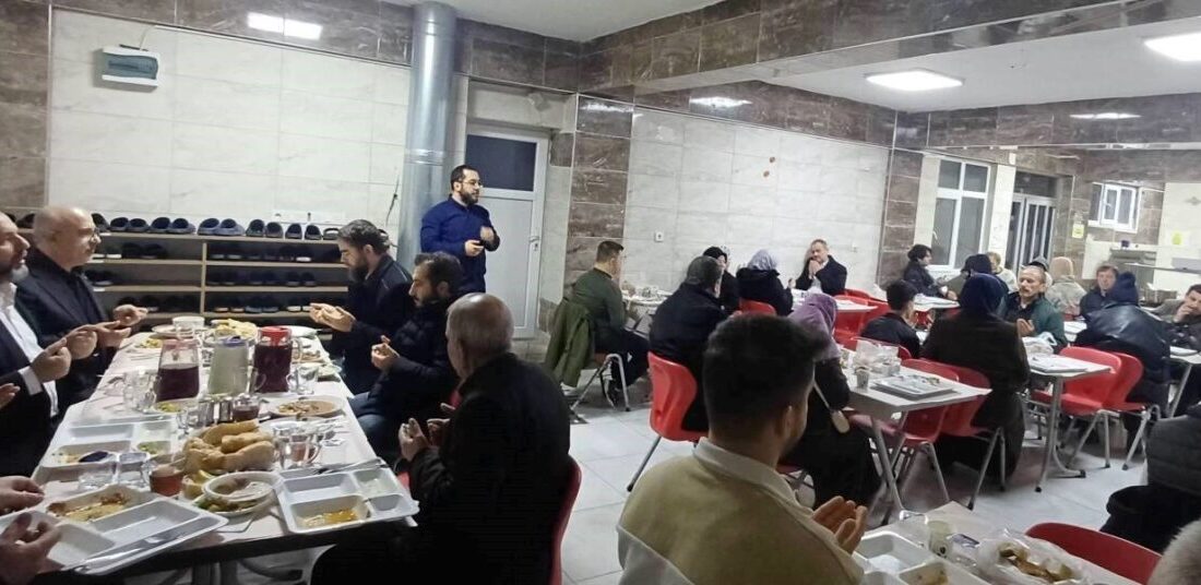Emet İlçe Müftülüğü tarafından engellilere yönelik geleneksel iftar programı gerçekleştirildi.