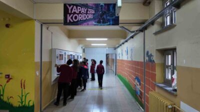 Kütahya’nın Gediz ilçesinde bulunan Dayınlar İlkokulu ve Ortaokulu, geleneksel eğitim