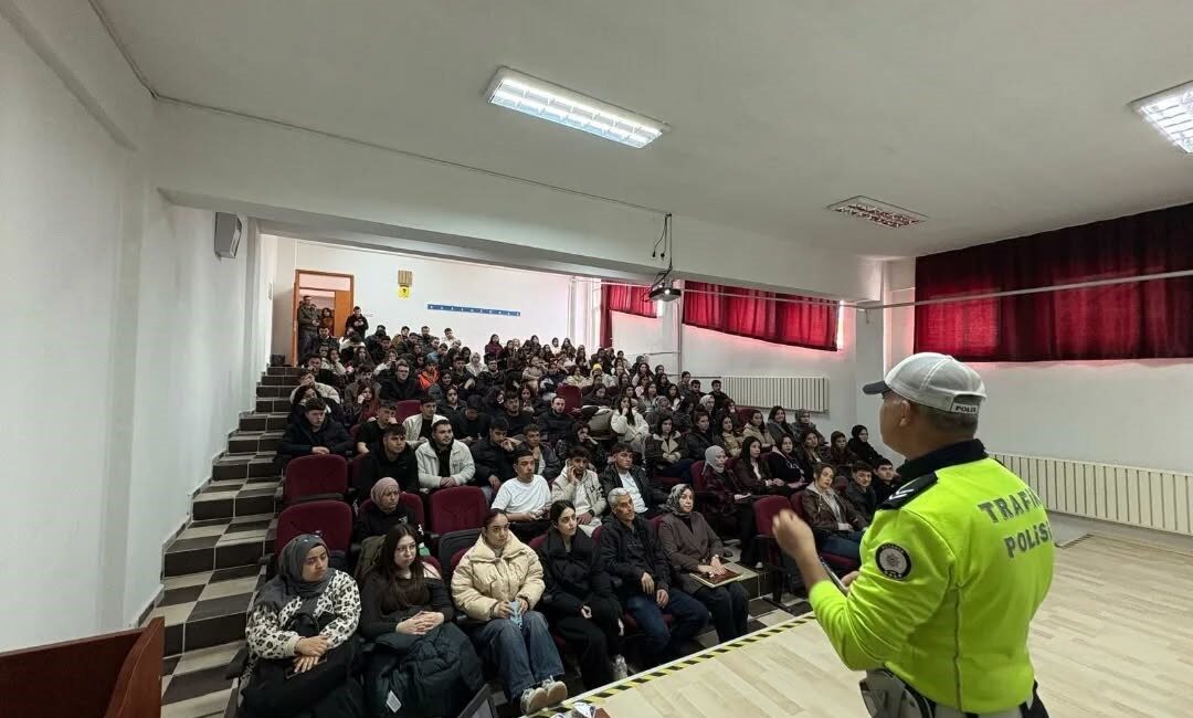 Kütahya Dumlupınar Üniversitesi (DPÜ) Hisarcık Meslek Yüksekokulu’nda (MYO) trafik güvenliği