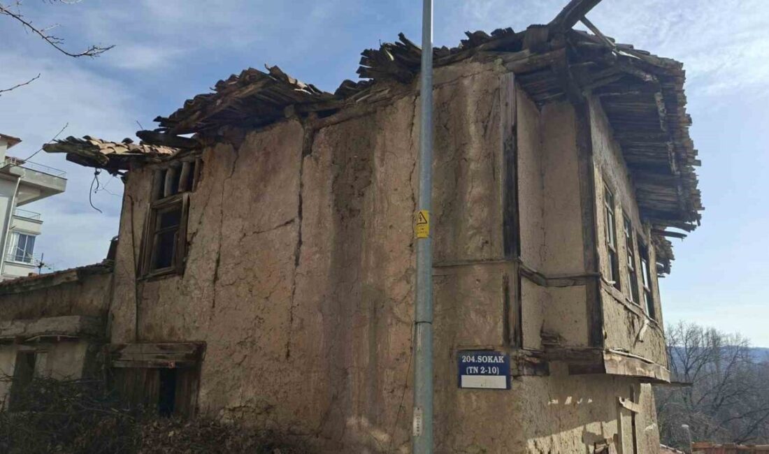 Kütahya’nın Hisarcık ilçesinde, Kütahya Kültür Varlıklarını Koruma Bölge Kurulu uzmanlarınca