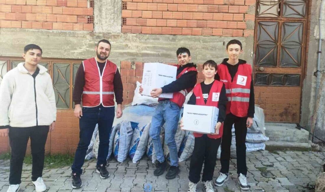 Kütahya’nın Hisarcık ilçesinde öğrenciler, Ramazan ayının paylaşma ve dayanışma ruhunu