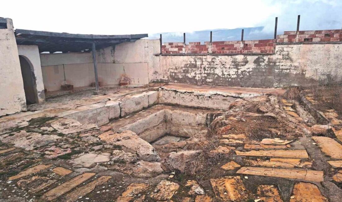 Kütahya’nın Hisarcık ilçesine bağlı Sefaköy’de bulunan Roma dönemine ait tarihi