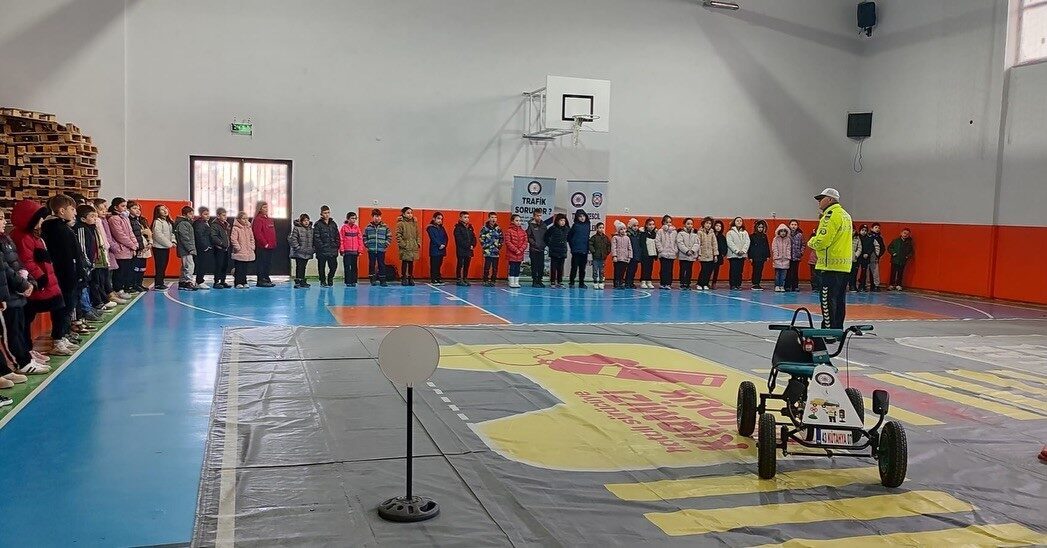 Kütahya İl Emniyet Müdürlüğü trafik birimleri tarafından Tavşanlı ilçesinde çeşitli