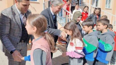 Kütahya’da Şehit Semih Akyıldız İlkokulu’nda, yaklaşan Ramazan Bayramı öncesinde öğrenciler