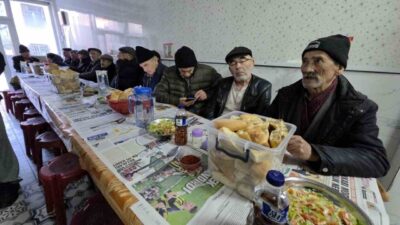 Kütahya’da Osmanlı’dan günümüze uzanan “Askıda yemek” geleneğini 45 yıldır “Askıda