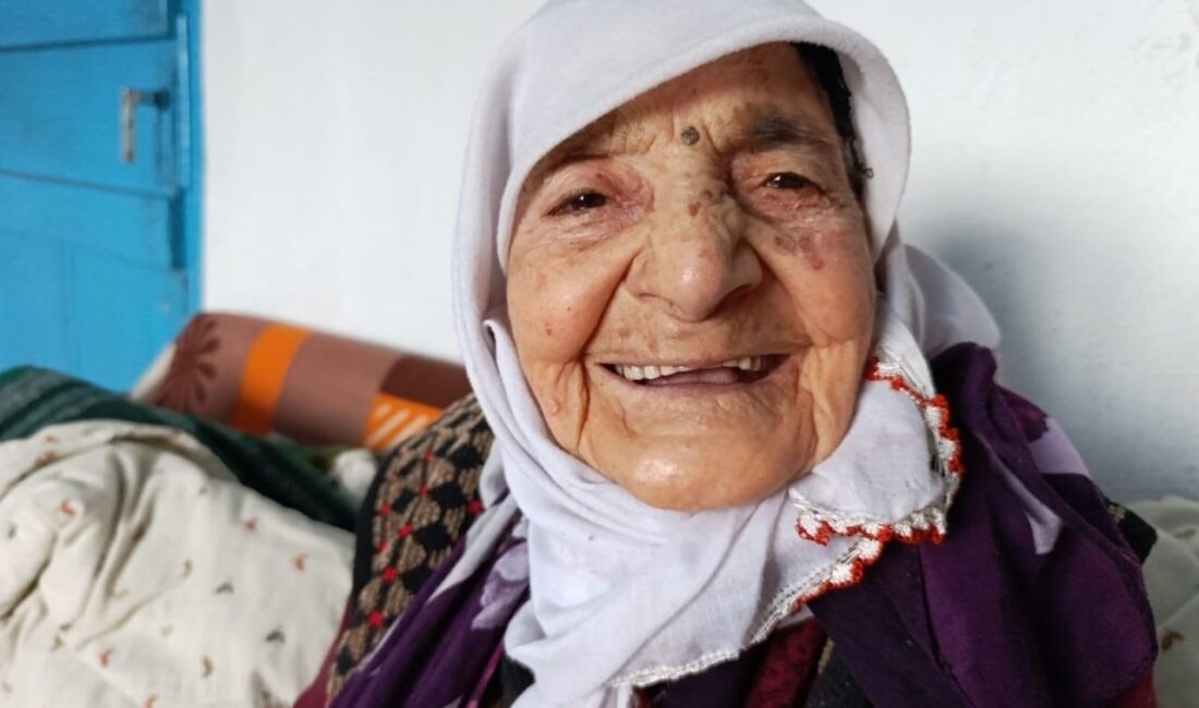 Kütahya’nın Simav ilçesine bağlı Efir köyünde yaşayan 106 yaşındaki Dudu