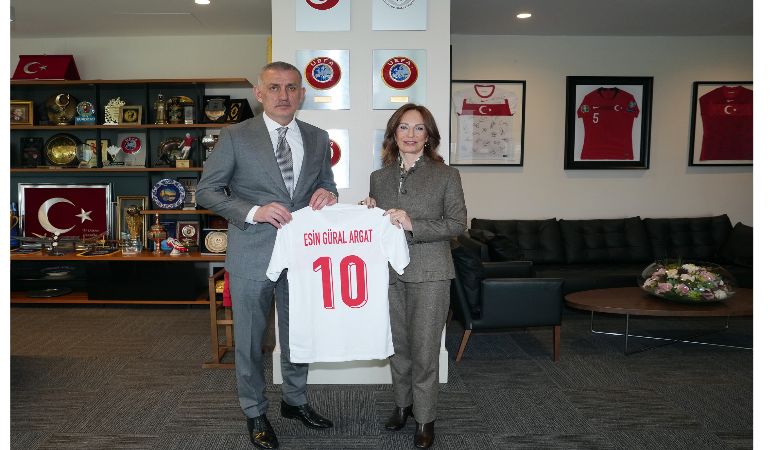 &nbsp; Kütso Yönetim Kurulu Başkanı Esin Güral Argat “Futbolun marka