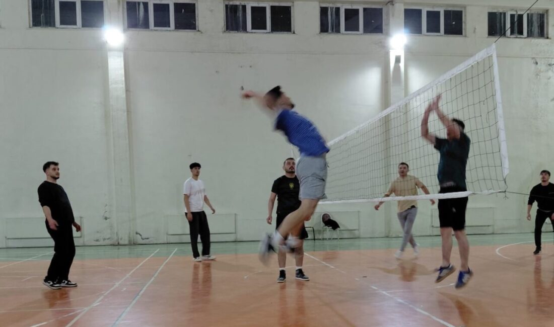 Kütahya Dumlupınar Üniversitesi Pazarlar Meslek Yüksekokulu Erkek Voleybol Takımı, okullar