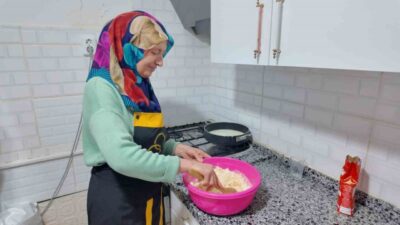 Kütahya’nın Gediz ilçesinde yıllardır butik pastane işleten usta Hanife Can,