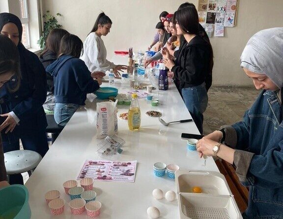 Kütahya Dumlupınar Üniversitesi (DPÜ) Altıntaş Meslek Yüksekokulunda (MYO) Mini Kek