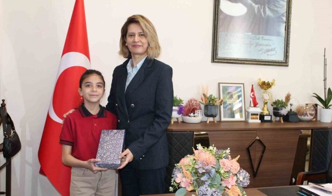 Kütahya’nın Altıntaş ilçesinde, çevreye duyarlı davranışıyla takdir toplayan İstiklal İlkokulu