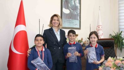 Kütahya’nın Altıntaş ilçesinde, farklı alanlarda elde ettikleri başarılarla ilçeye gurur