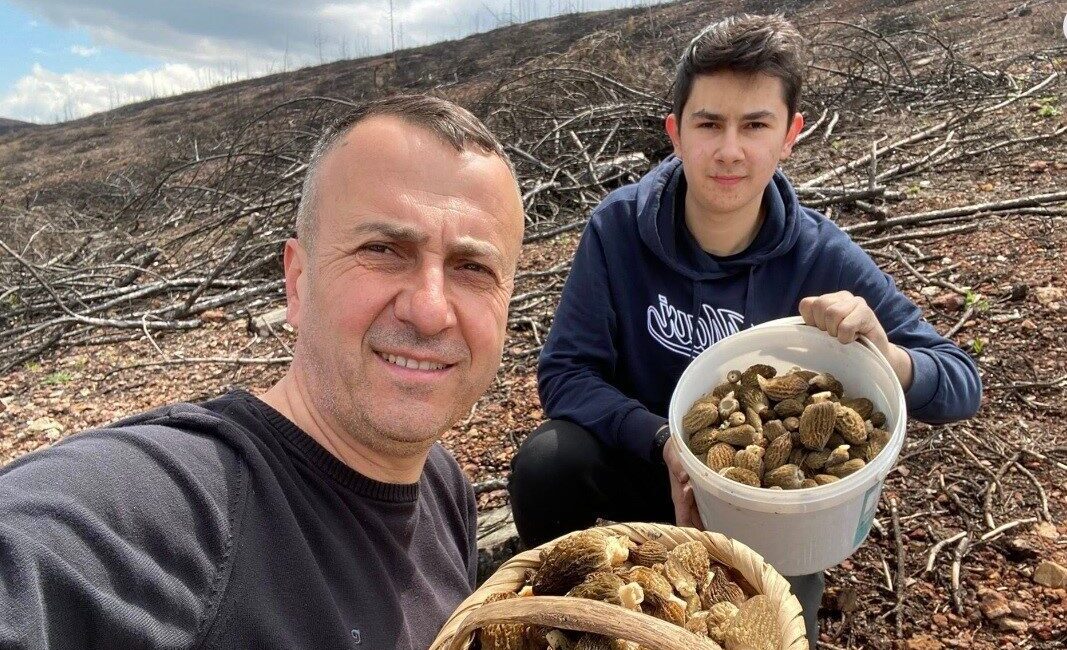 Kütahya’nın Tavşanlı ilçesi esnaflarından İsa Gündüz ve oğlu Behlül Gündüz,