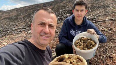 Kütahya’nın Tavşanlı ilçesi esnaflarından İsa Gündüz ve oğlu Behlül Gündüz,