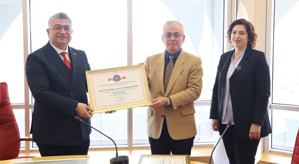 Kütahya Dumlupınar Üniversitesi’nde, Süleyman Kızıltoprak’ın katılımıyla düzenlenen törende, YÖK Engelsiz