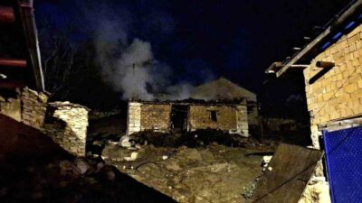 Kütahya’nın Emet ilçesine bağlı Abaş Köyü’nde ahır ve samanlık olarak