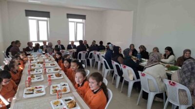 Kütahya’nın Hisarcık ilçesi Atatürk İlkokulu’nda, “Türkiye Yüzyılı Maarif Modeli” ve