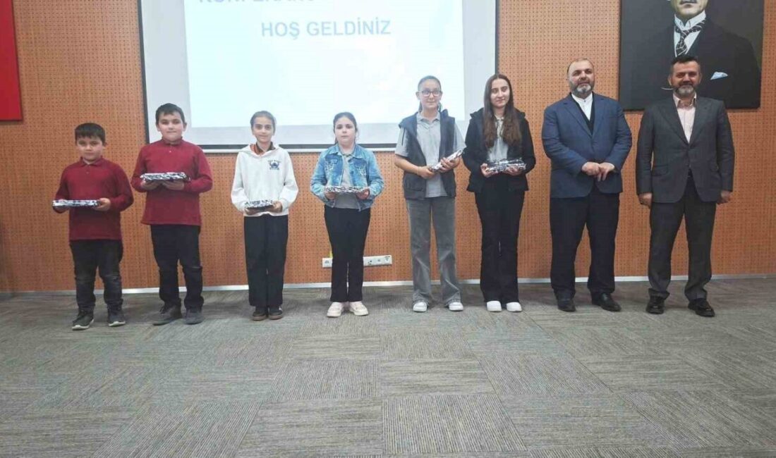 Kütahya’nın Hisarcık ilçesinde İl Müftülüğünce düzenlenen Siyer-i Nebi ile “Doğumunun