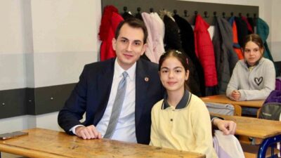 Hisarcık Kaymakamı Erkan Atam, eğitim faaliyetlerini yerinde görmek ve öğrenci-öğretmen