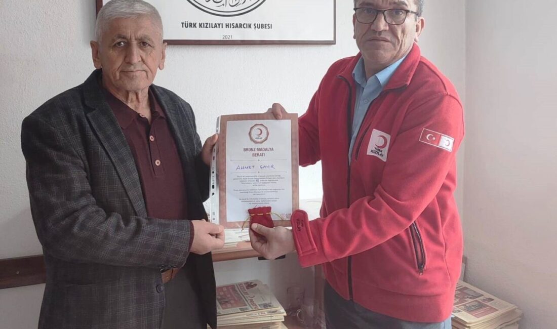 Kütahya’nın Hisarcık ilçesinde Kızılay’a düzenli olarak kan bağışında bulunan esnaf