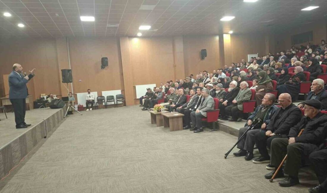 Kütahya’nın Hisarcık ilçesinde “Gençlik ve Eğitim” konulu konferans düzenlendi. Kütahya
