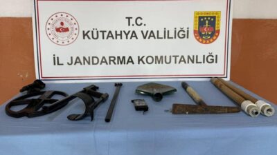 Kütahya’nın Aslanapa ilçesinde jandarma ekiplerince gerçekleştirilen operasyonda kaçak kazı faaliyetlerinde