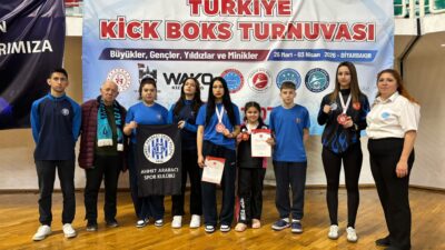 Kütahya Kick Boks Takımı Diyarbakır’dan Madalyalarla Döndü 26 Mart –