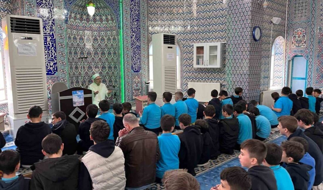 Kütahya’da “Çevreme Duyarlıyım, Değerlerime Sahip Çıkıyorum (ÇEDES) Projesi” kapsamında düzenlenen