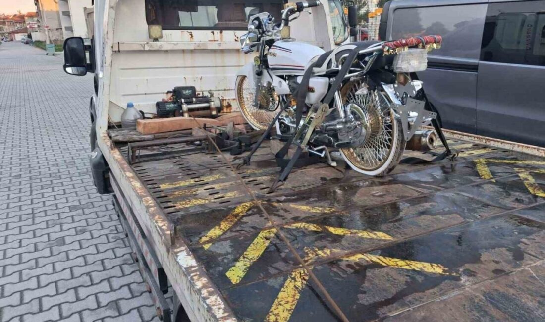 Kütahya’nın Tavşanlı ilçesinde gerçekleştirilen trafik denetiminde kuralları hiçe sayan bir