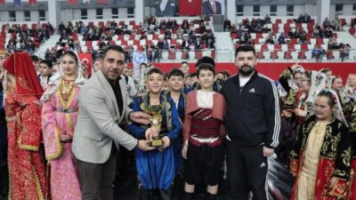 Kütahya’da düzenlenen Türkiye Halk Oyunları Federasyonu (THOF) Halk Oyunları İl