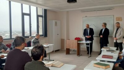 Kütahya İl Müftüsü İrfan Açık, kurum bünyesinde görev yapan imam