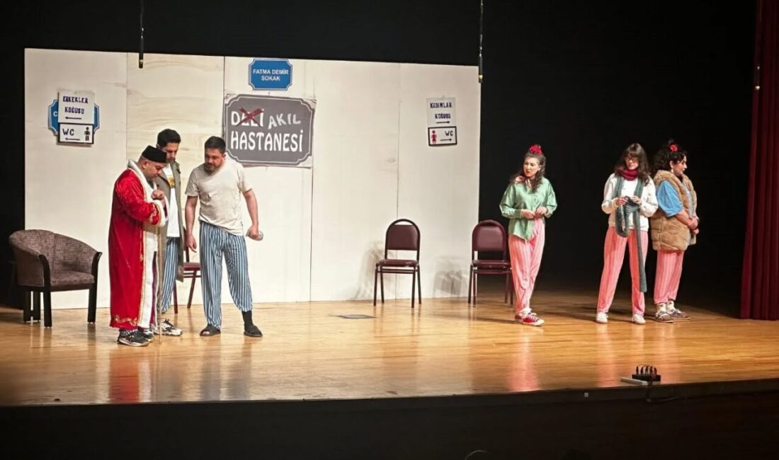 Kütahya Belediyesi Şehir Tiyatrosu ile Tiyatro Paldır Küldür Tavşanlı iş