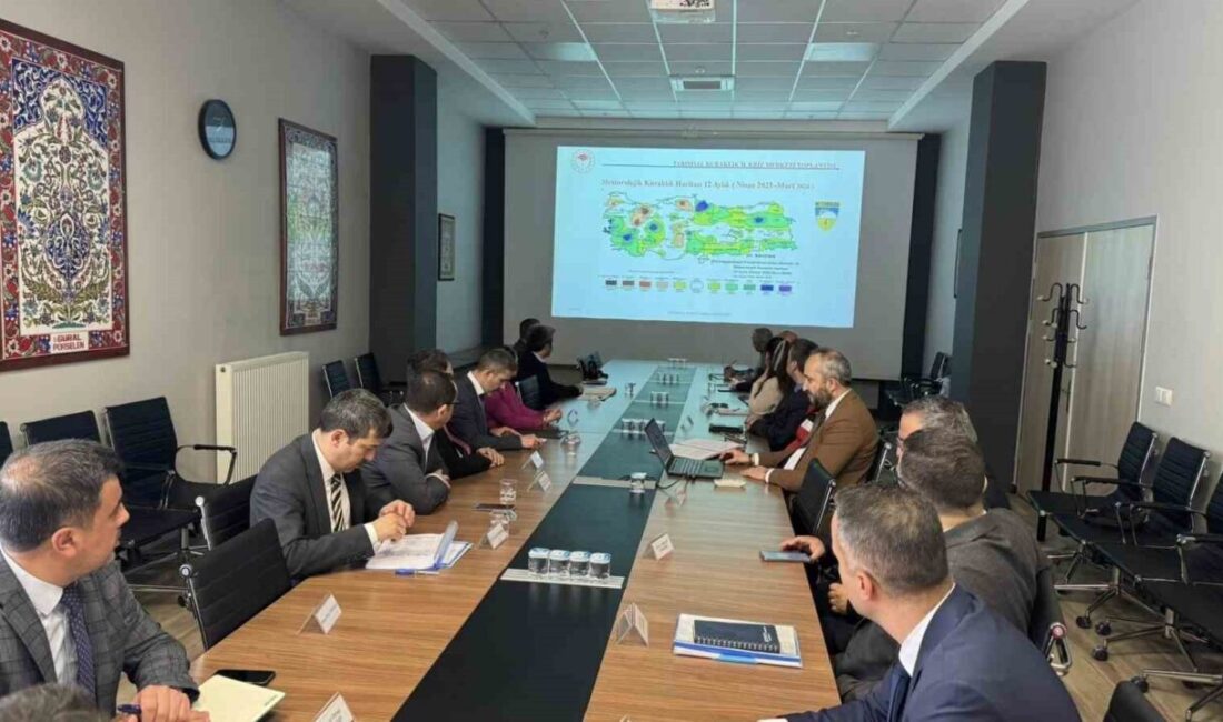 Kütahya İl Kriz Merkezi toplantısında, muhtemel kuraklık senaryoları ve alınabilecek