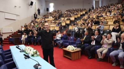 Kütahya Dumlupınar Üniversitesi’nde, polis başmüfettişi ve sanatçı Ahmet Sula’nın konuşmacı